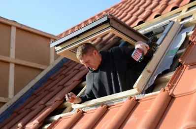 Pose de fenêtres de toit Velux à Langouet